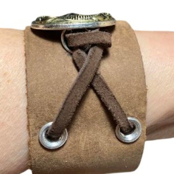 Handcrafted Leather Wrap Bracelet with Decorated Horseshoe Charm  Size 7 - Picture 7 of 10